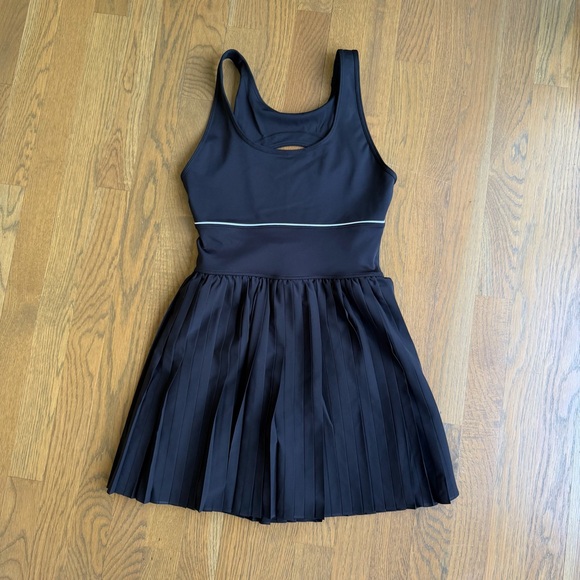Wilson Sportif Tennis Dress Black sz Small Lined Pleated Skirt Open Back - Picture 4 of 16